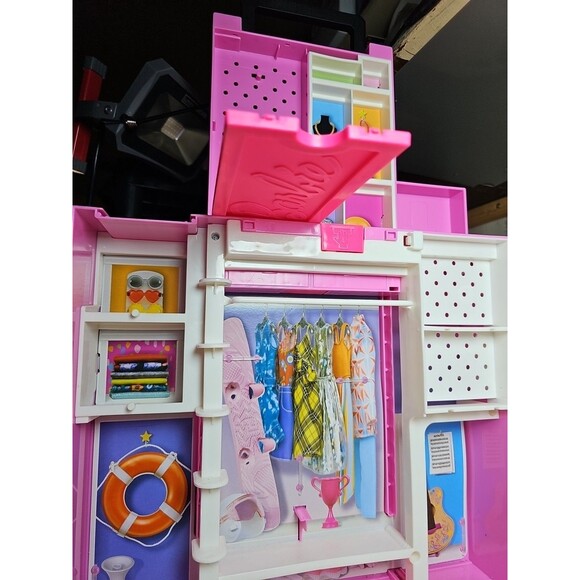 Barbie Dream Closet Playset HBV28 2021 Mattel Pink Fold-Out Closet w/ Hangers - Picture 11 of 15